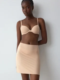 BODY MAKE-UP