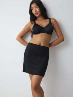 BODY MAKE-UP