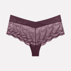LOVE IN LACE